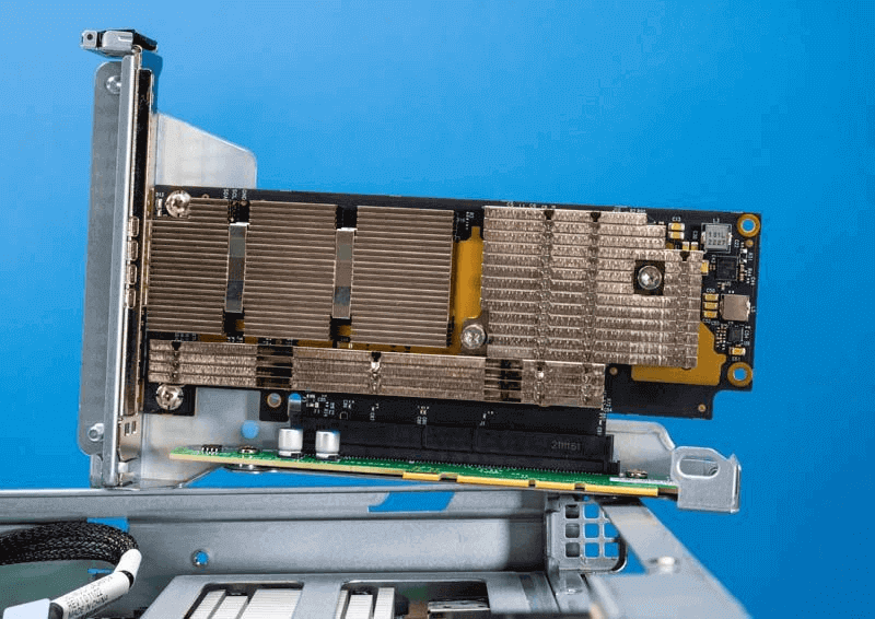 Supermicro SYS 111C NR con adaptador NVIDIA ConnectX 7 de 400 Gbps 1