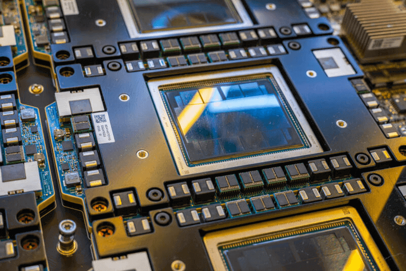 AMD Instinct MI350 On UBB 8 GPU No Cooling 2