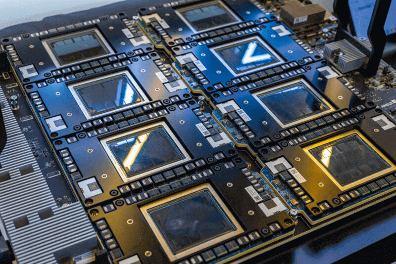 AMD Instinct MI350 On UBB 8 GPU No Cooling 3