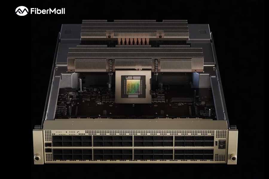 Analysis of Core Port Ratios in Intelligent Computing Center Network Design