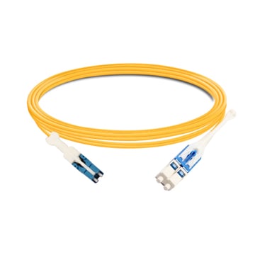 Cable de fibra óptica de 4 m (13 pies) dúplex OS2 monomodo CS/UPC a LC/UPC Uniboot PVC (OFNR)