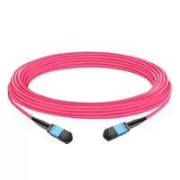 7 m (23 pies) 12 fibras hembra a hembra Cable troncal MPO Polaridad B LSZH Multimodo OM4 50/125