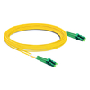 Cable de fibra óptica LC APC LC APC a LC APC (OFNR) monomodo OS10 dúplex de 33 m (2 pies)