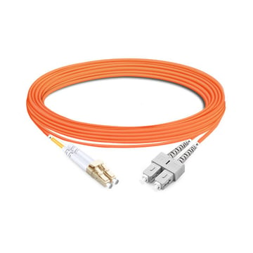 30 m (98 pies) Dúplex OM2 Multimodo LC UPC a SC UPC Cable de fibra óptica PVC (OFNR)