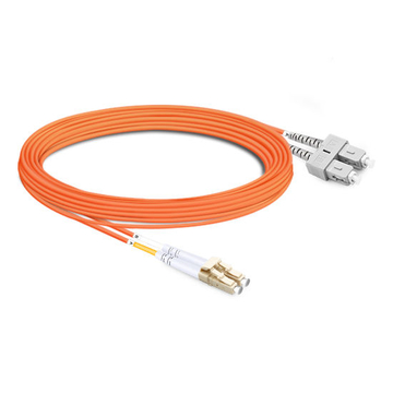 10 m (33 pies) Dúplex OM2 Multimodo LC UPC a SC UPC Cable de fibra óptica PVC (OFNR)